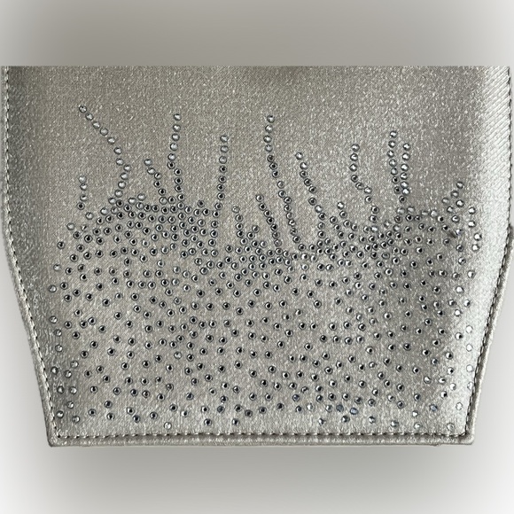 👛Explosion Oyster Sparkle Lame Handbag by Stuart Weitzman | Neutral Beige - Picture 4 of 15